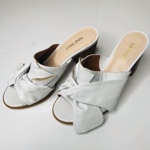 Nine West Womens Byron Mules Heel White Slip On High Peep Toe Stacked Block 7.5